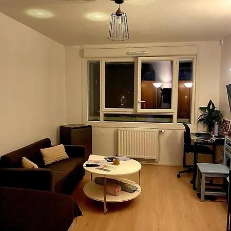 公寓 Lovely With Parking