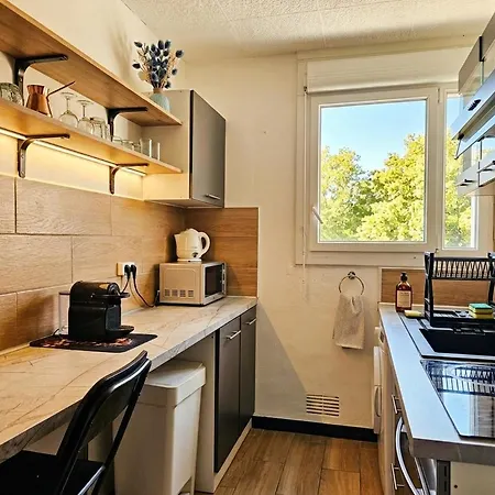 Apartament Cosy For Teams & Groups & Family With Parking Mérignac