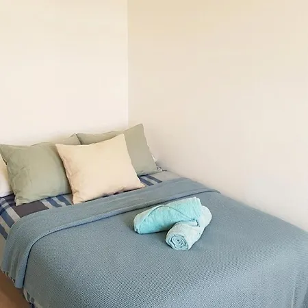 Cosy For Teams & Groups & Family With Parking Apartament