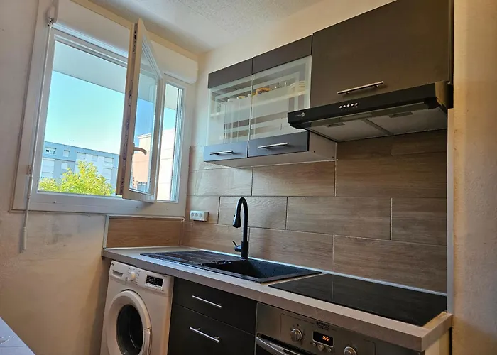 Cosy For Teams & Groups & Family With Parking Apartamento